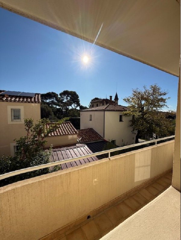 Appartement - TOULON LOUBIERE